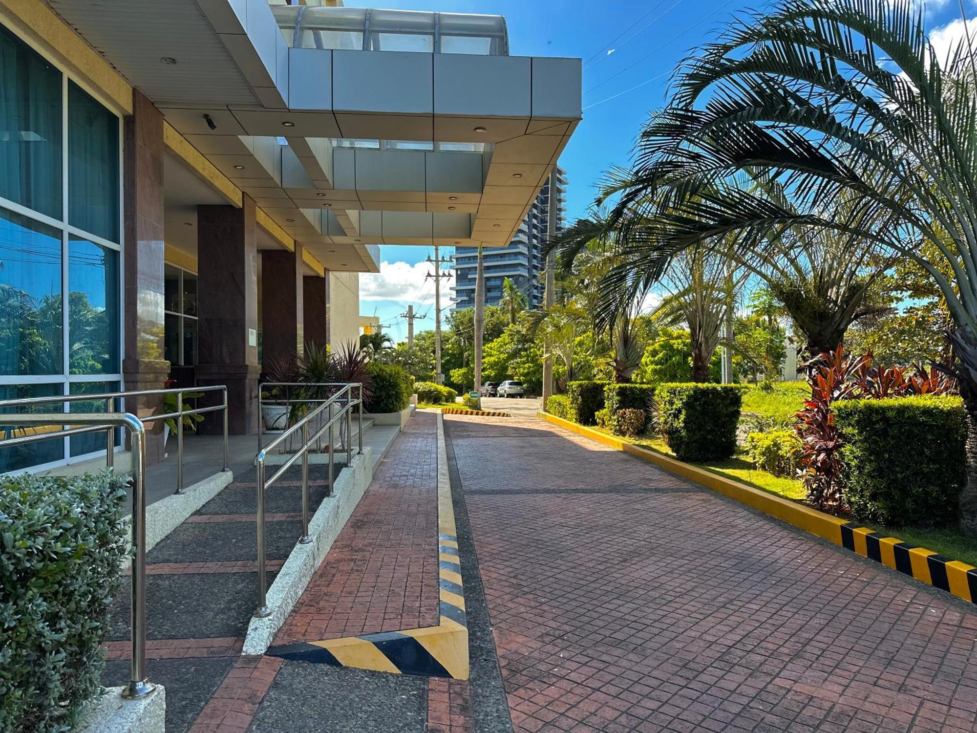 Oceanview Deluxe 1Br Suite La Mirada Lapu-Lapu City Exterior photo